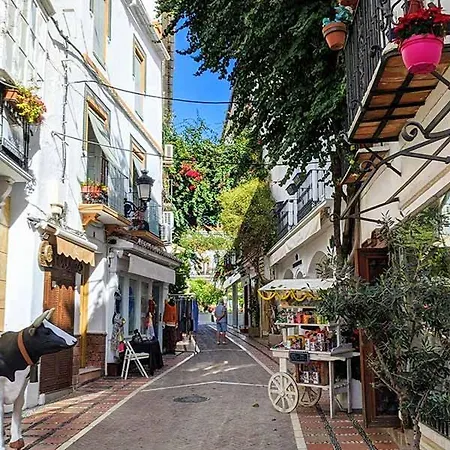 Centro Con Piscina * Μαρμπέλλα